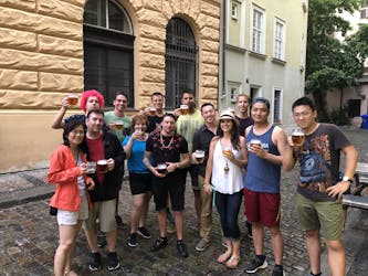 Pubs lendários em tour com cerveja por Praga